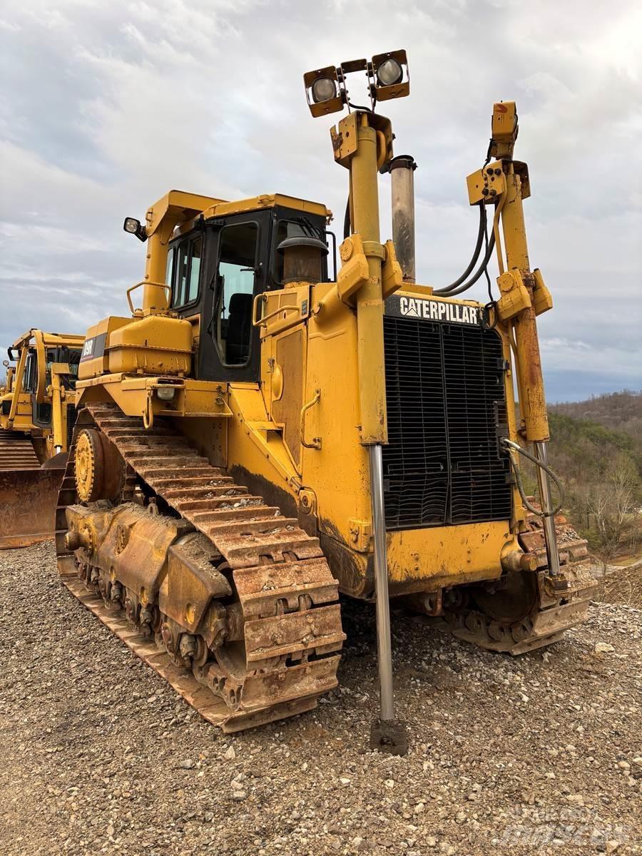 CAT D9R Telaketjupuskutraktorit