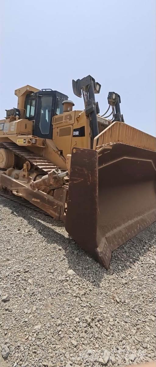 CAT D9R Telaketjupuskutraktorit