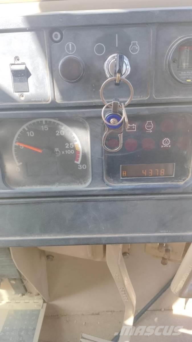 CAT D9R Telaketjupuskutraktorit