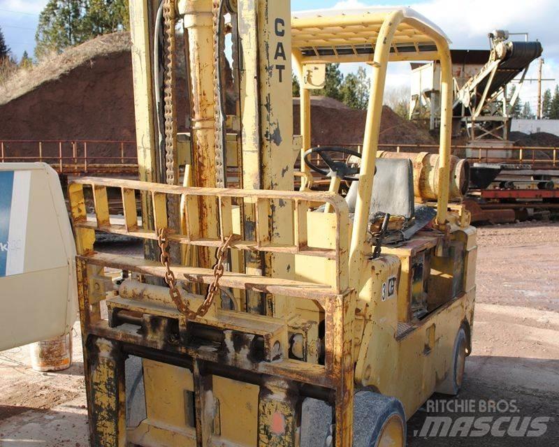 CAT T100C Muut haarukkatrukit