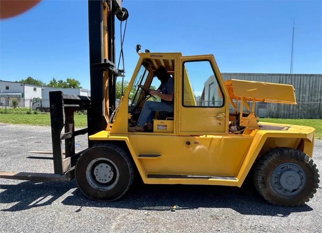 CAT V300 Muut haarukkatrukit