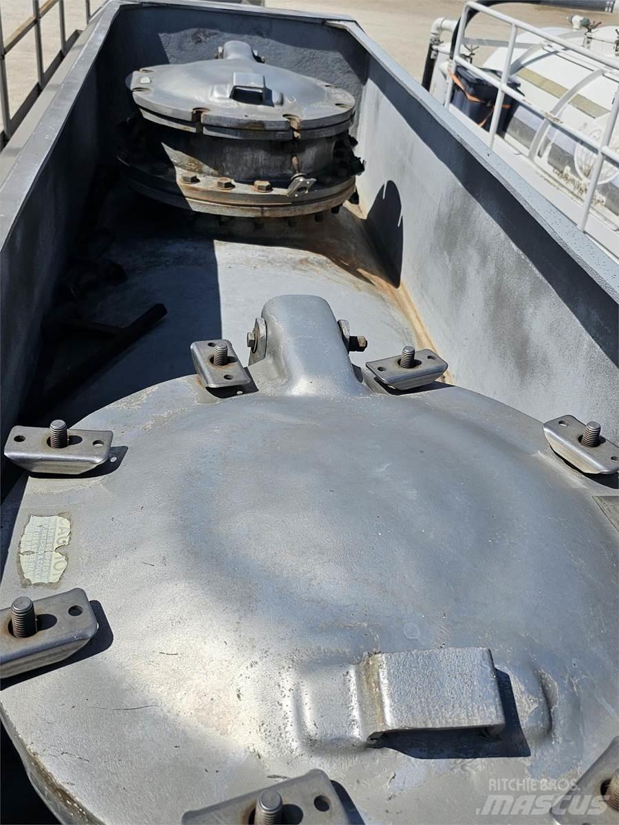  Comptank Säiliöperävaunut