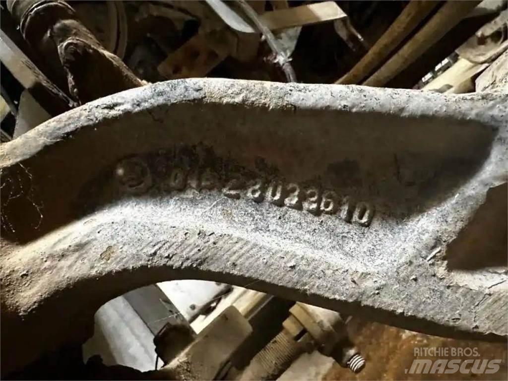  Dana 367 Akselit