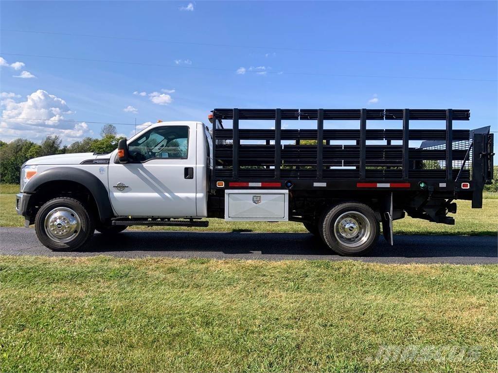 Ford 550 Eläinkuljetusautot
