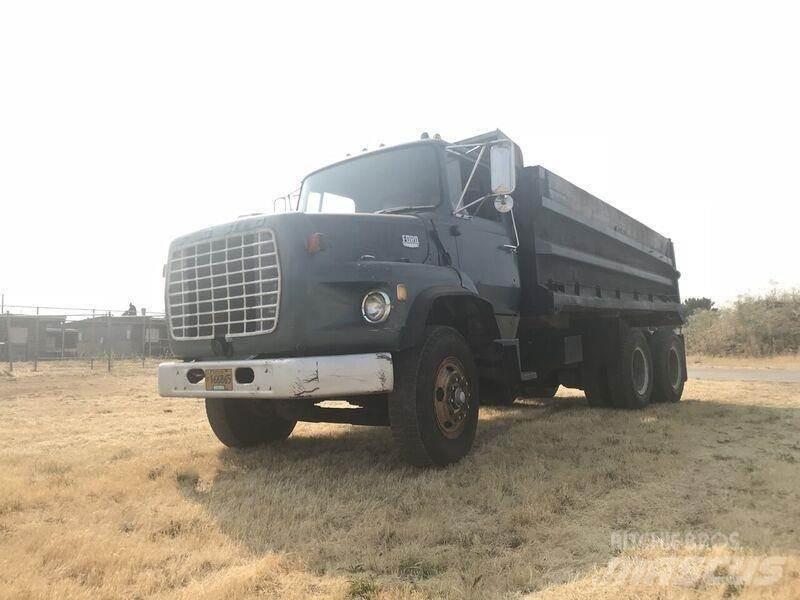 Ford 8000 Sora- ja kippiautot