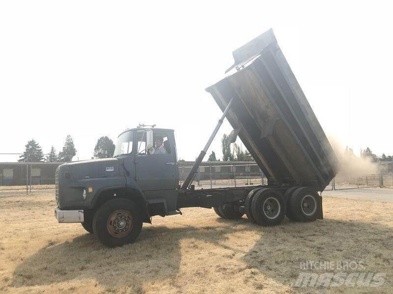 Ford 8000 Sora- ja kippiautot