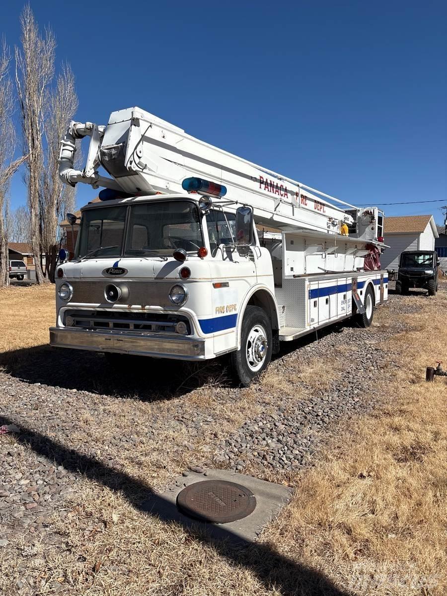 Ford 8000 Paloautot