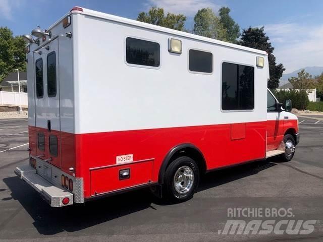 Ford E-450 Ambulanssit