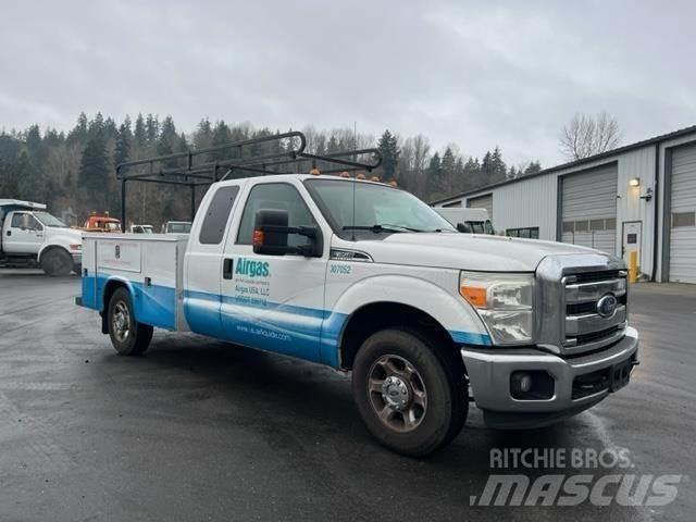 Ford F-350 Tienhoitoautot