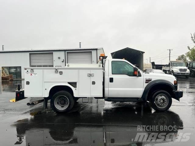 Ford F-450 Tienhoitoautot