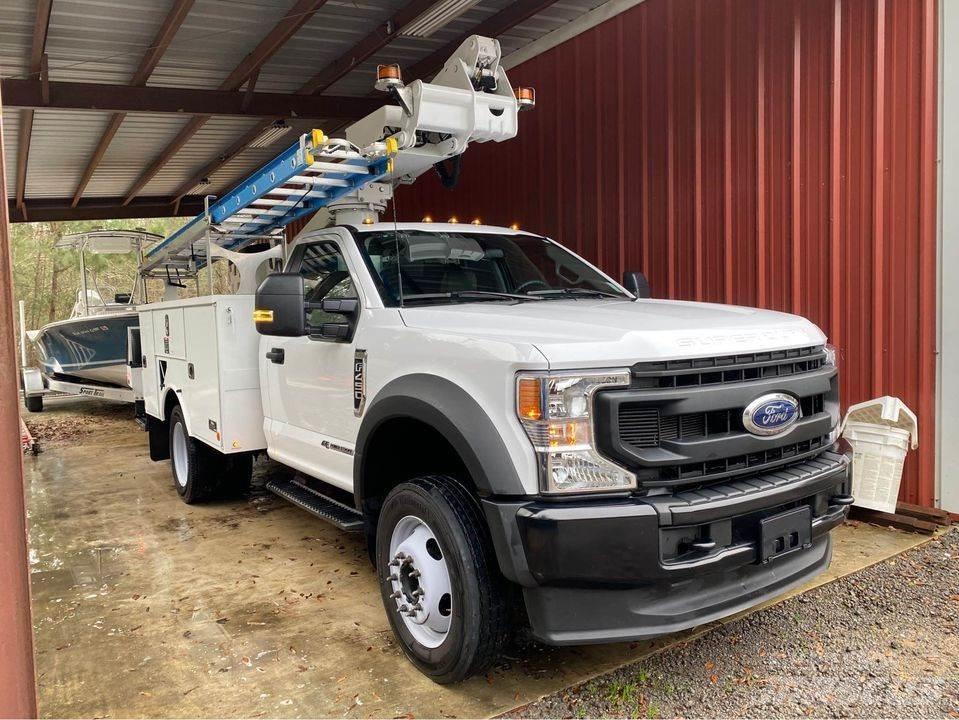 Ford F-450 Nostolava-autot