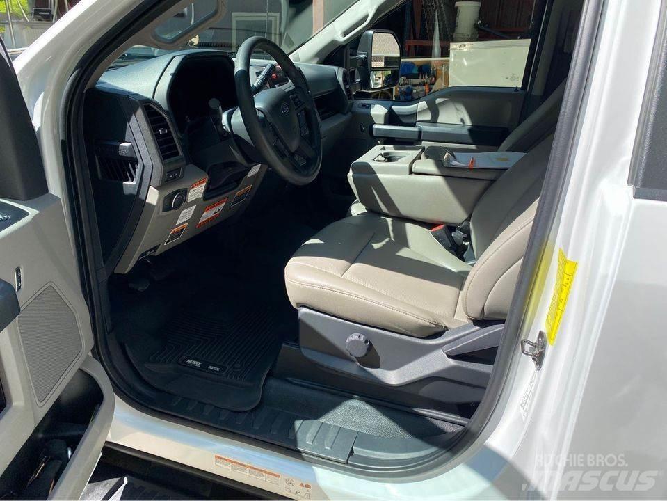 Ford F-450 Nostolava-autot