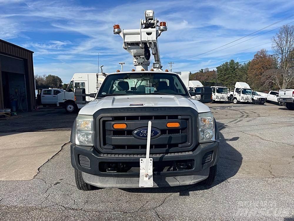 Ford F-450 Nostolava-autot
