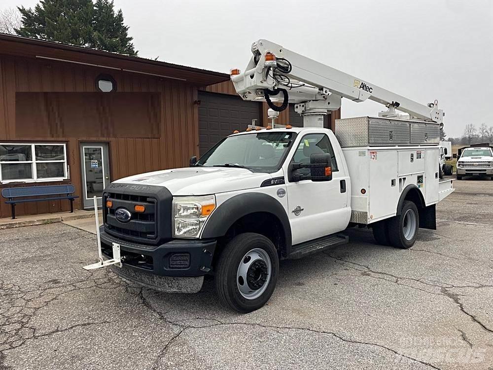 Ford F-450 Nostolava-autot