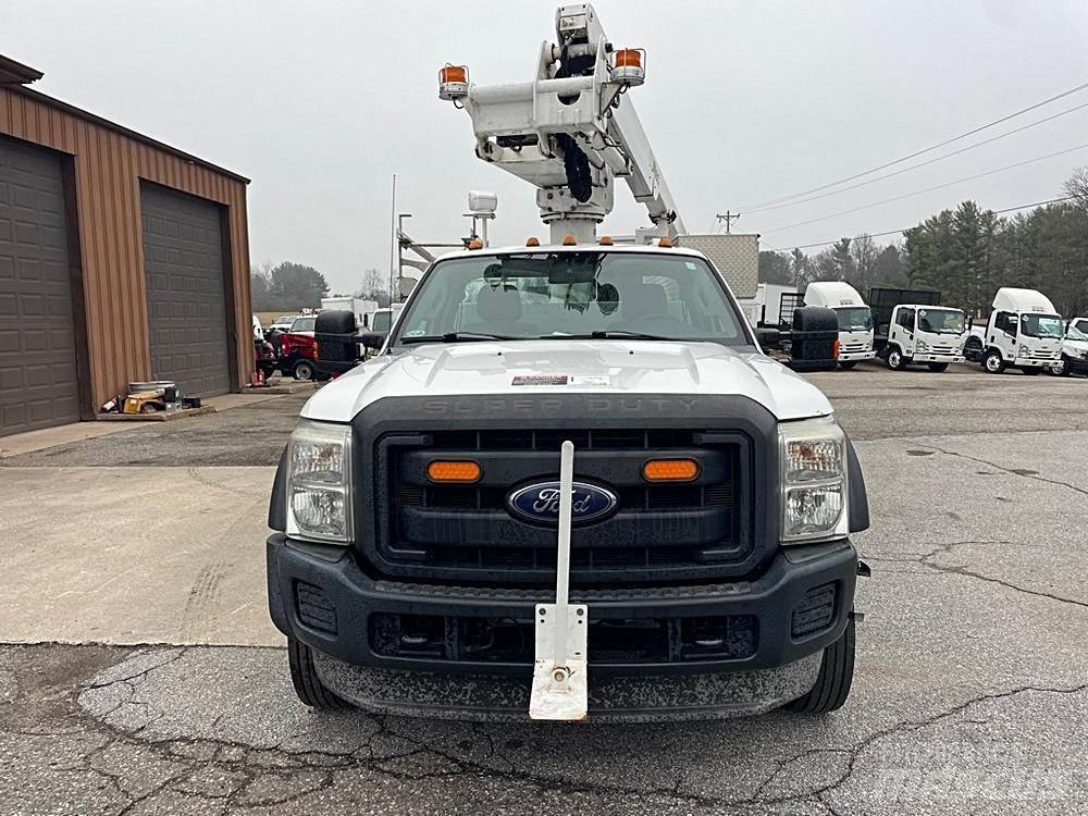 Ford F-450 Nostolava-autot