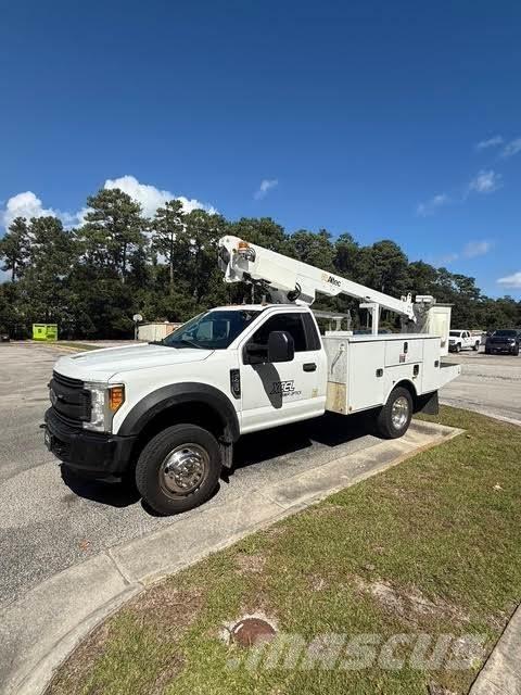 Ford F-450 Nostolava-autot