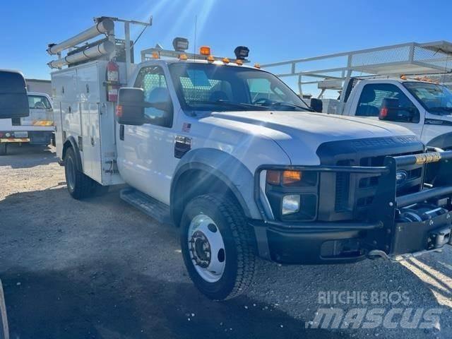 Ford F-550 Tienhoitoautot