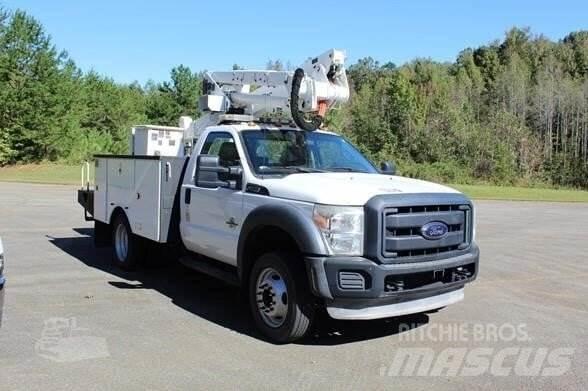 Ford F-550 Nostolava-autot