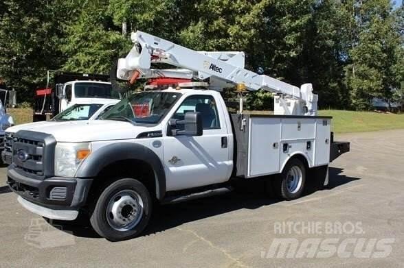 Ford F-550 Nostolava-autot