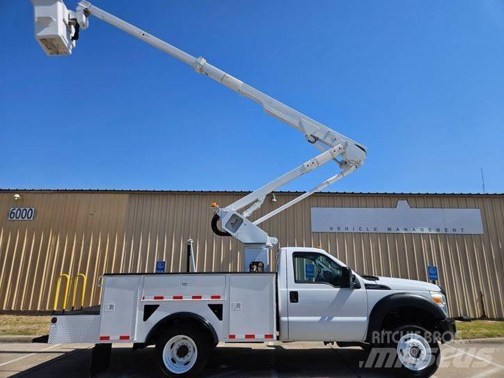 Ford F - 550 Nostolava-autot