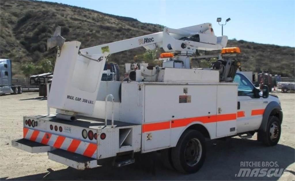 Ford F-550 Nostolava-autot