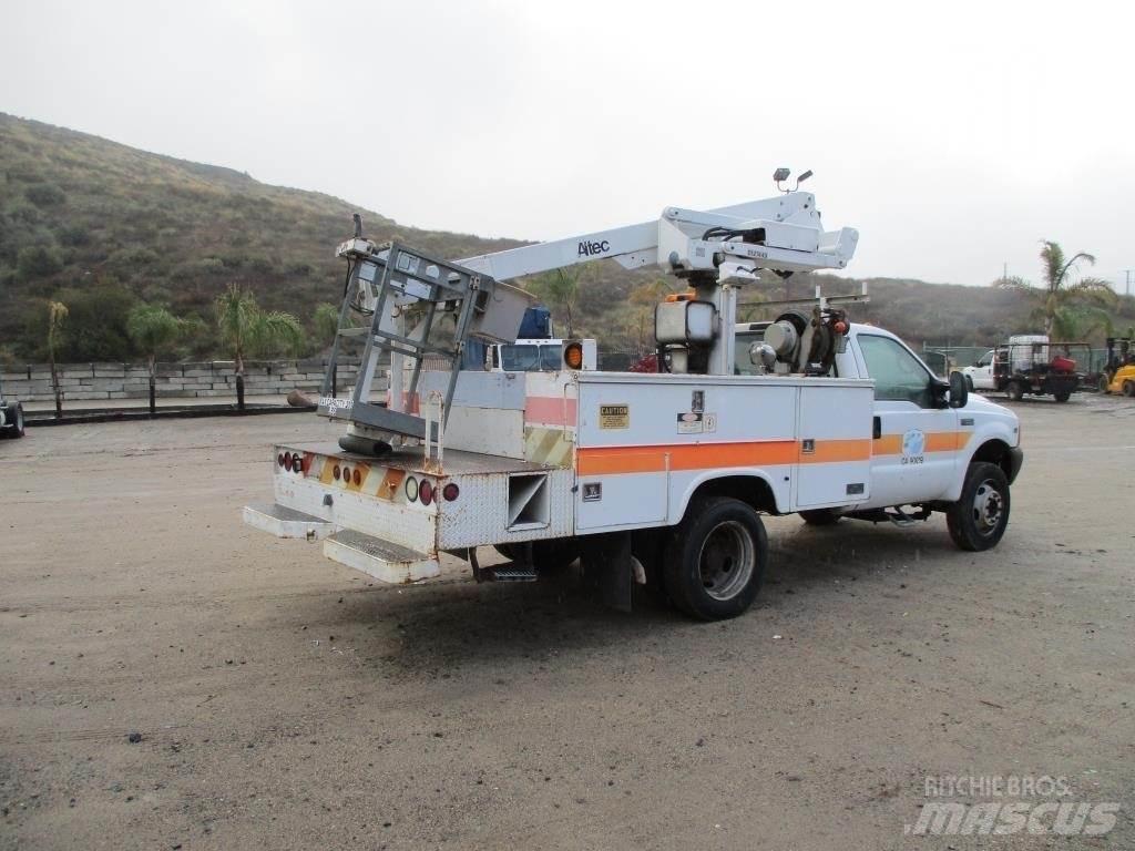 Ford F-550 Nostolava-autot