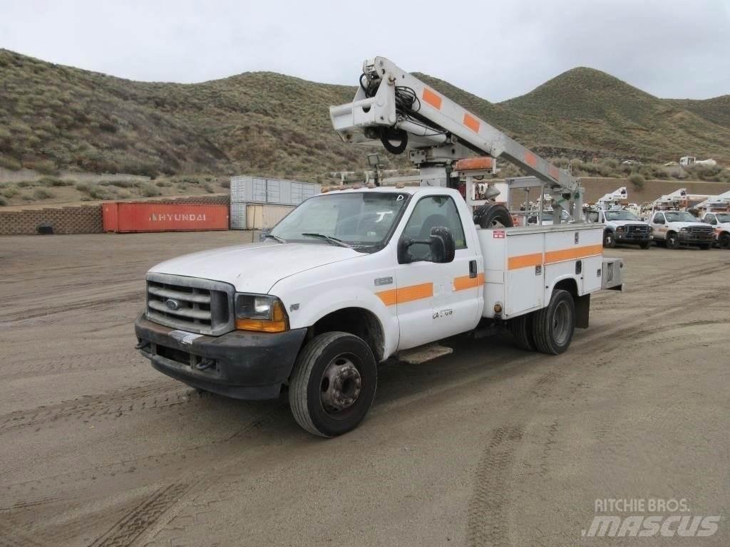 Ford F-550 Nostolava-autot