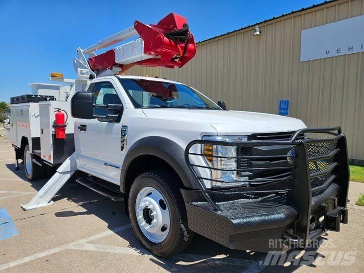 Ford F-550 Nostolava-autot