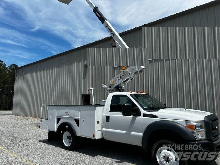 Ford F-550 Nostolava-autot