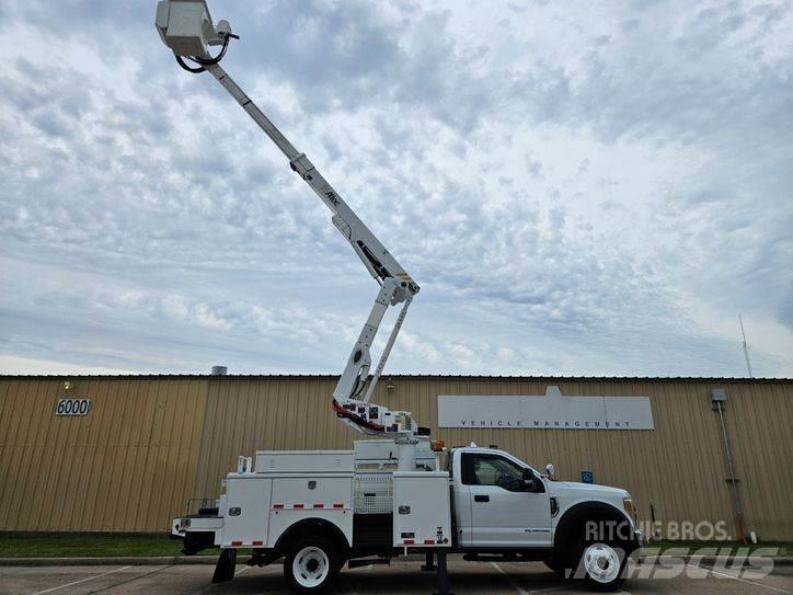 Ford F-550 Nostolava-autot