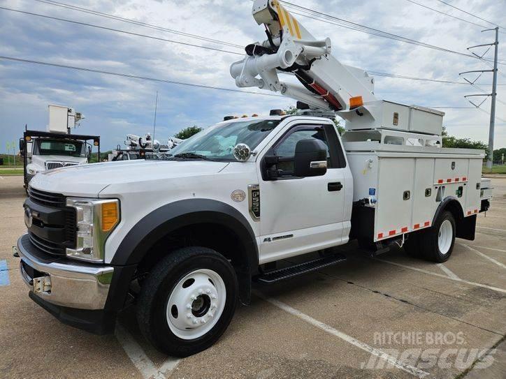 Ford F-550 Nostolava-autot