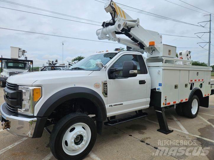 Ford F-550 Nostolava-autot