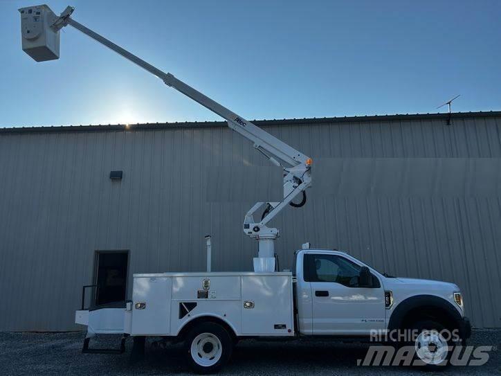 Ford F-550 Nostolava-autot