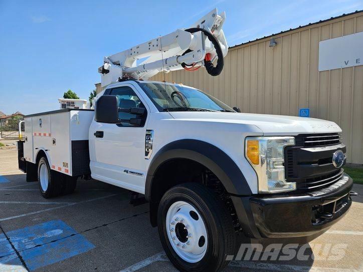 Ford F-550 Nostolava-autot