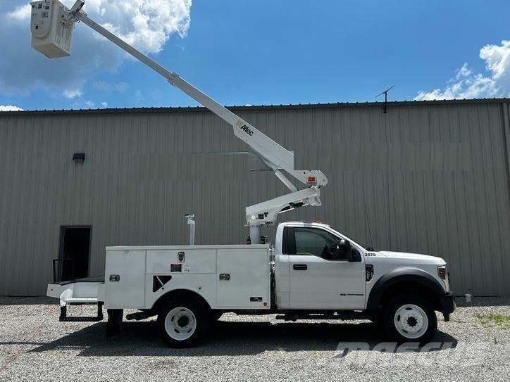 Ford F-550 Nostolava-autot