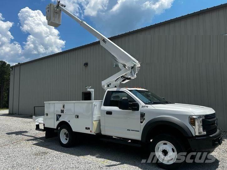 Ford F-550 Nostolava-autot