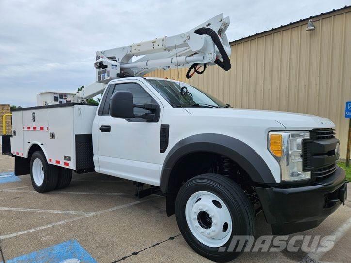 Ford F-550 Nostolava-autot
