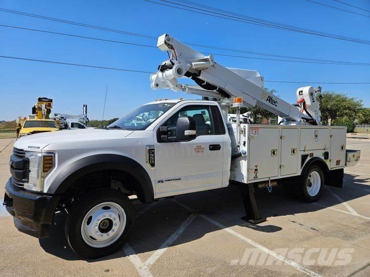 Ford F-550 Nostolava-autot