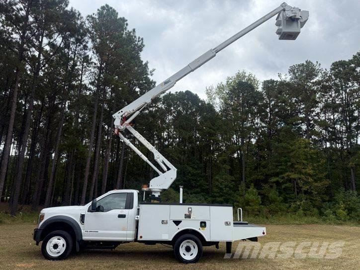 Ford F-550 Nostolava-autot