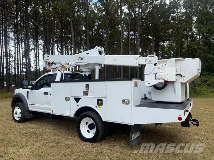 Ford F-550 Nostolava-autot
