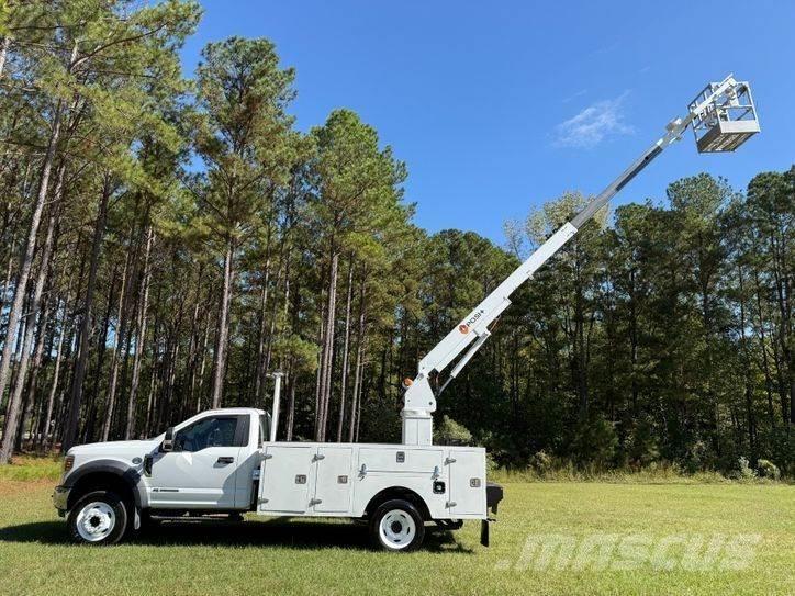 Ford F-550 Nostolava-autot