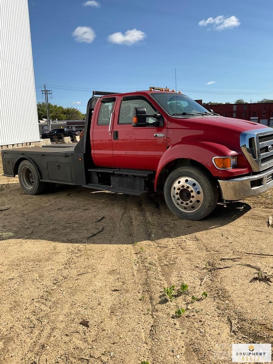 Ford F-650 Tienhoitoautot