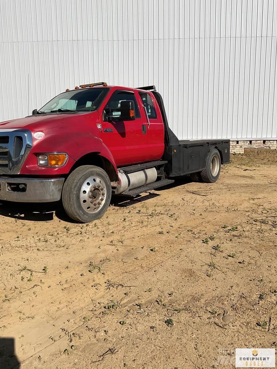 Ford F-650 Tienhoitoautot
