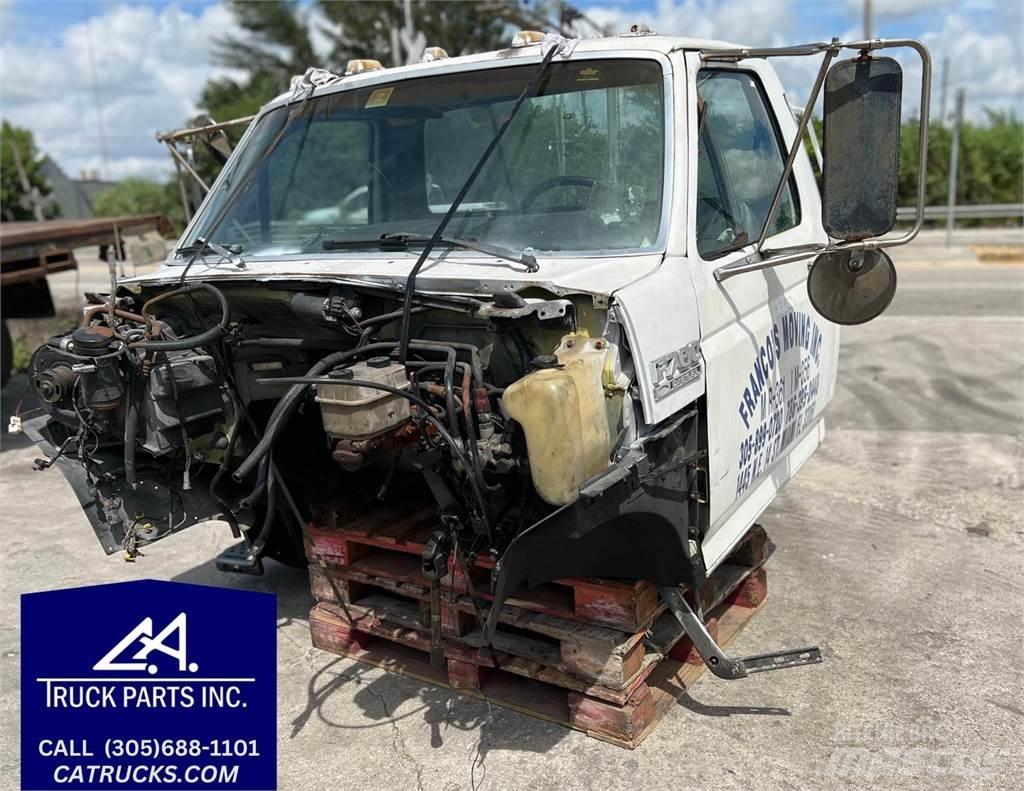 Ford F-700 Muut