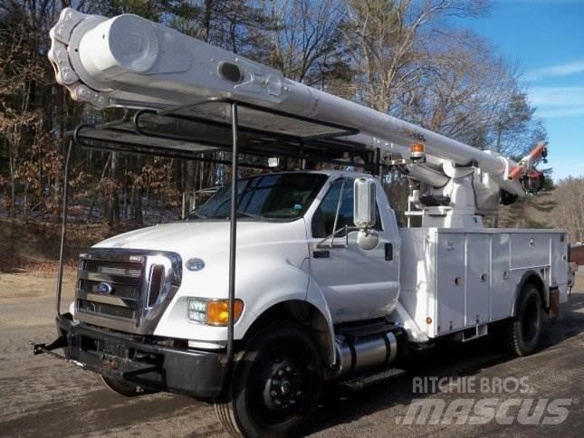 Ford F-750 Nostolava-autot