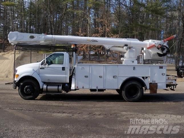Ford F-750 Nostolava-autot