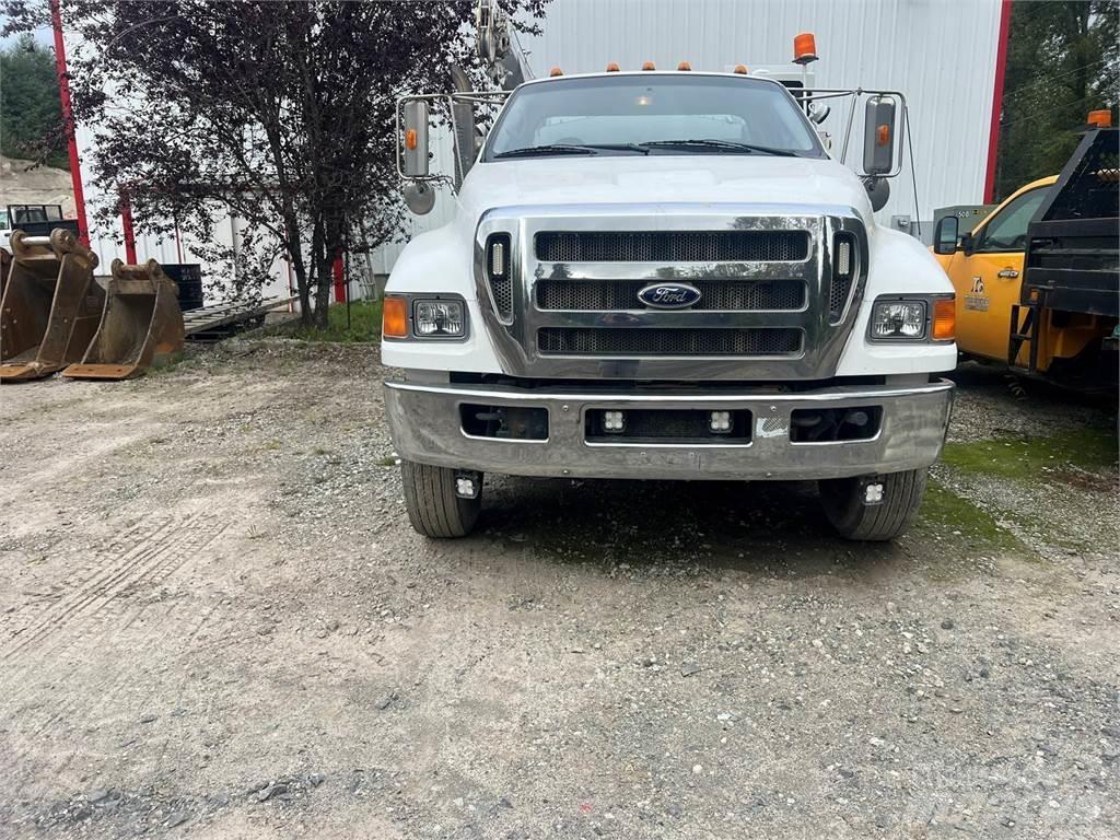 Ford F-750 Tienhoitoautot