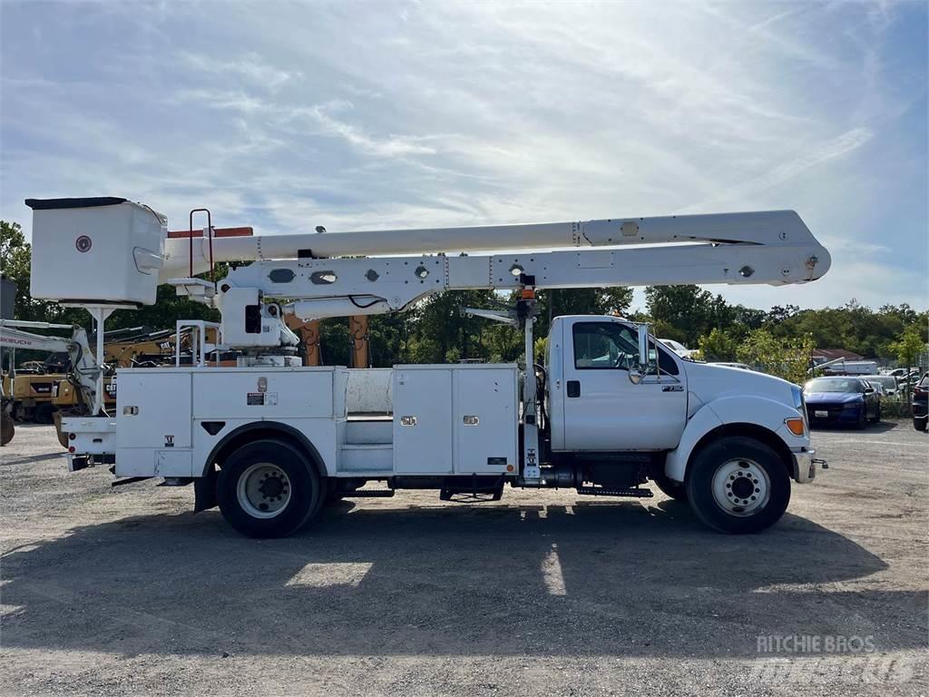Ford F-750 Nostolava-autot