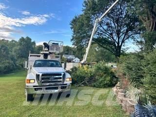 Ford F-750 Nosturiautot