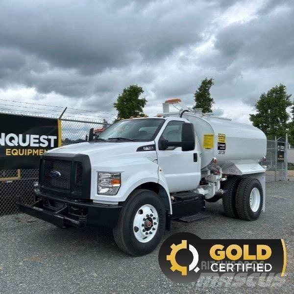 Ford F-750 Säiliöautot